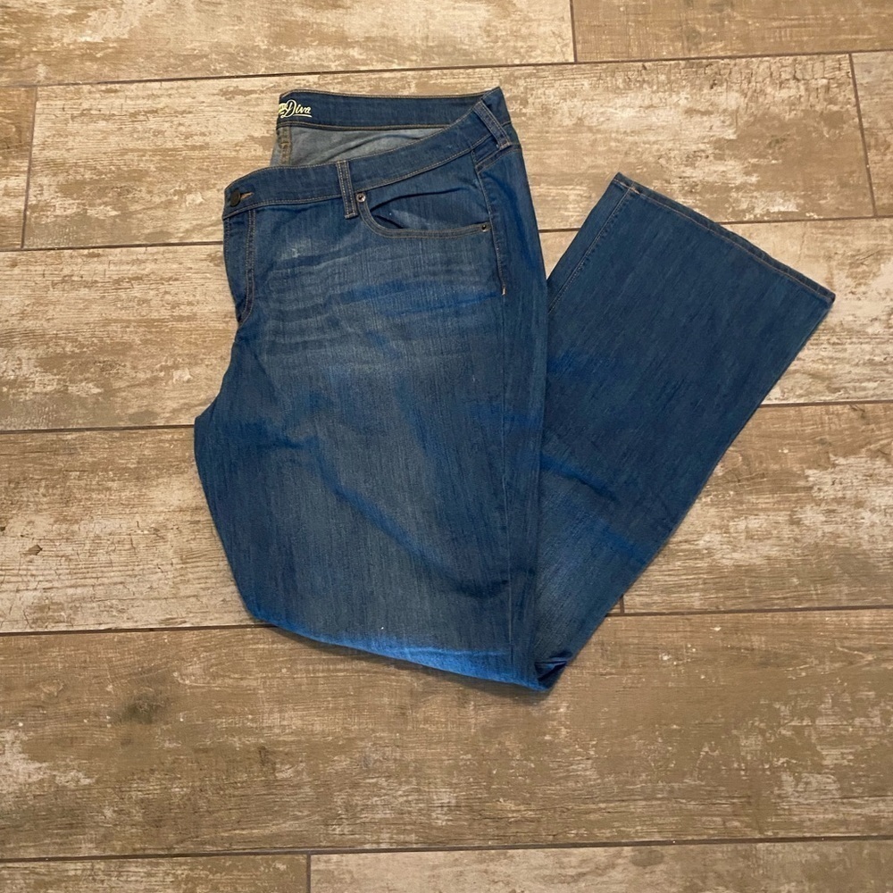 NWOT Old Navy the Diva jeans - Picture 2 of 8